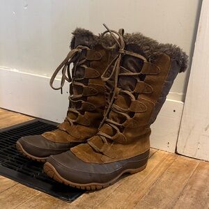 Women's North Face Winter Boots